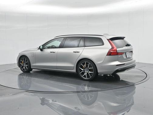 2024 Volvo V60 Recharge Plug-In Hybrid T8 Polestar Engineered