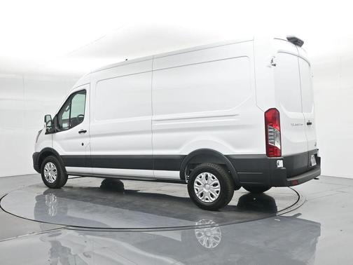 2025 Ford Transit-250 148 WB Medium Roof Cargo