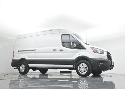 2025 Ford Transit-250 148 WB Medium Roof Cargo