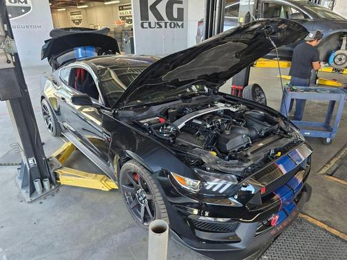 2017 Ford Shelby GT350 Base