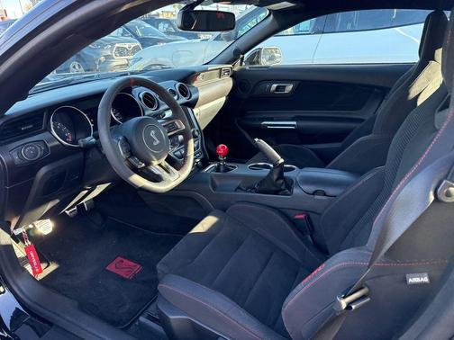 2017 Ford Shelby GT350 Base