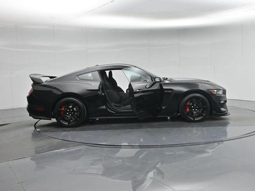 2017 Ford Shelby GT350 Base