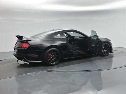 2017 Ford Shelby GT350 Base