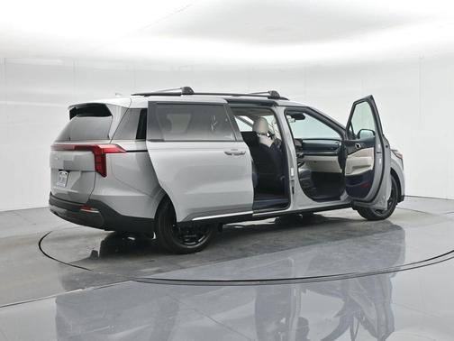 2025 Kia Carnival SX
