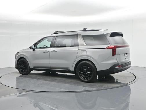 2025 Kia Carnival SX