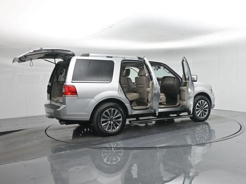 2017 Lincoln Navigator Select