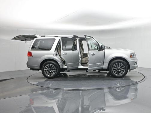 2017 Lincoln Navigator Select