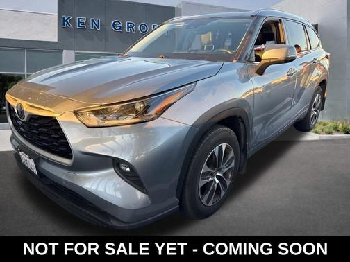 Moon Dust 2021 Toyota Highlander XLE
