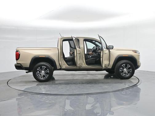 2023 GMC Canyon AT4