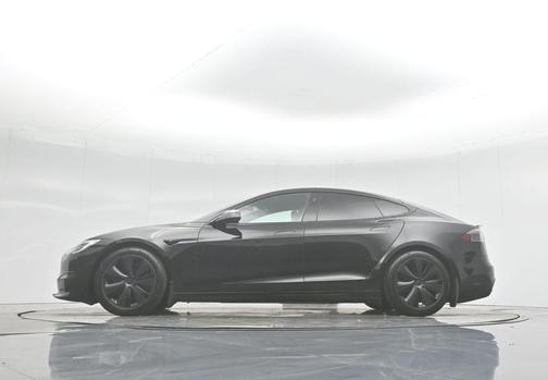 2022 Tesla Model S Plaid