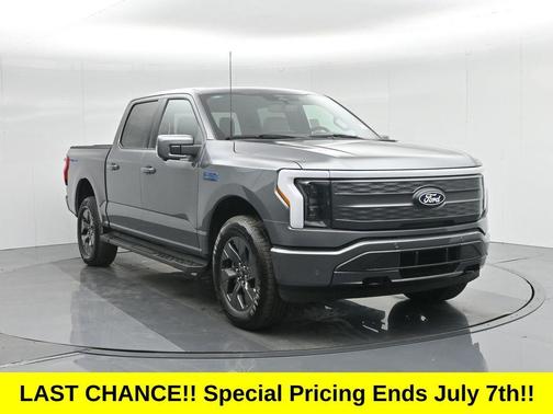 2025 Ford F-150 Lightning LARIAT