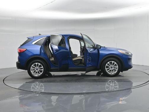 ATLAS BLUE METALLIC 2022 Ford Escape SE