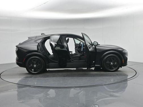 2022 Ford Mustang Mach-E California Route 1