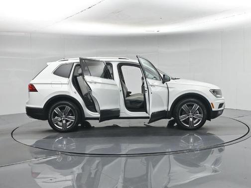 Pure White 2021 Volkswagen Tiguan 2.0T SEL