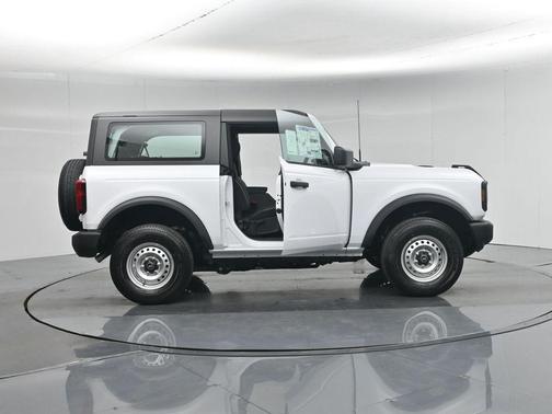 Oxford White 2026 Ford Bronco Base