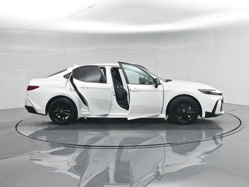 Ice 2025 Toyota Camry SE