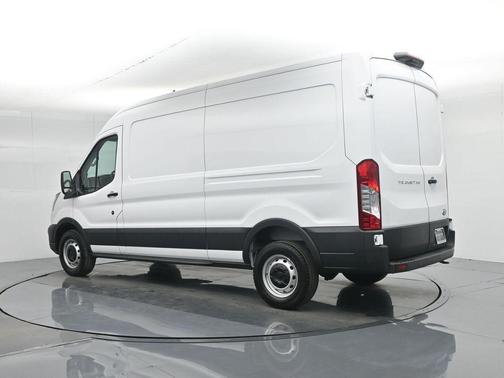 2025 Ford Transit-250 148 WB Medium Roof Cargo