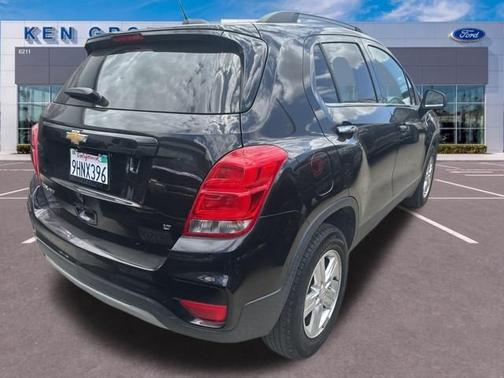Mosaic Black Metallic 2020 Chevrolet Trax LT