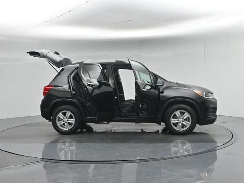 Mosaic Black Metallic 2020 Chevrolet Trax LT