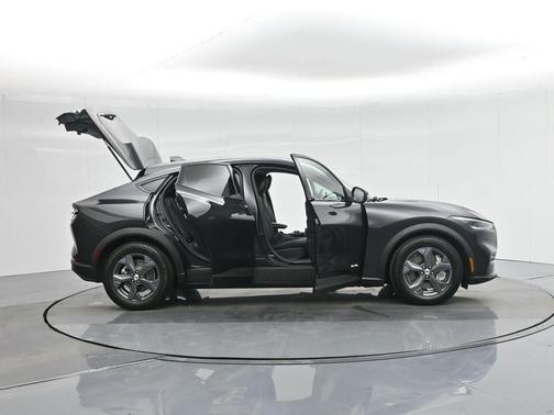 2022 Ford Mustang Mach-E Select