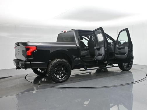 2025 Ford F-150 Lightning XLT