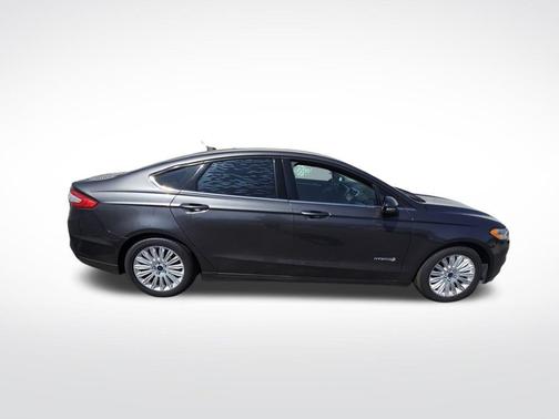 2016 Ford Fusion Hybrid SE