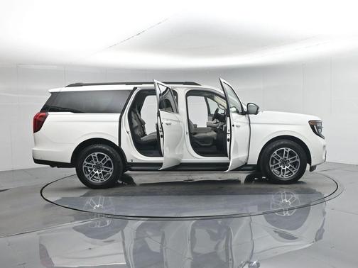 Star White 2025 Ford Expedition Max Active