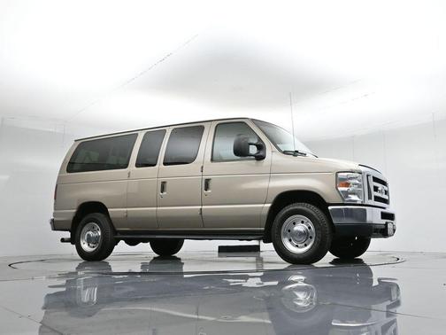 2013 Ford E350 Super Duty XLT
