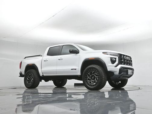 Summit White 2023 GMC Canyon AT4