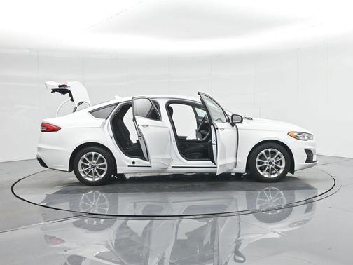 2020 Ford Fusion Hybrid SE