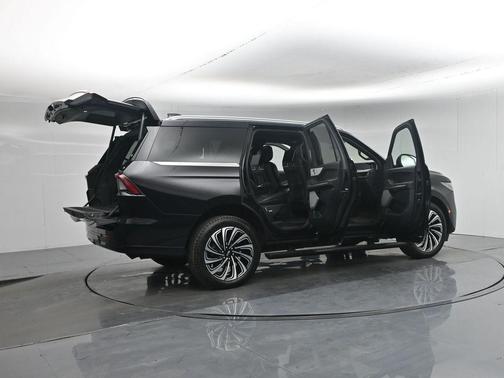 2025 Lincoln Navigator Black Label