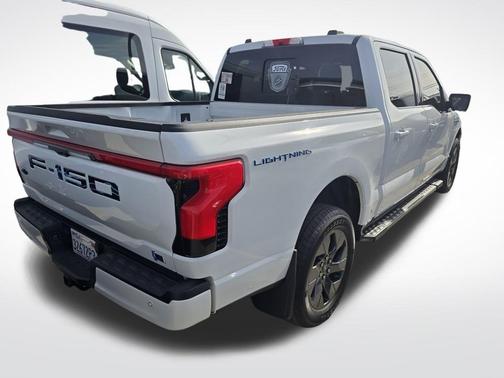 2022 Ford F-150 Lightning LARIAT