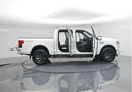 2022 Ford F-150 Lightning LARIAT