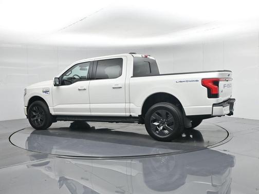 2022 Ford F-150 Lightning LARIAT
