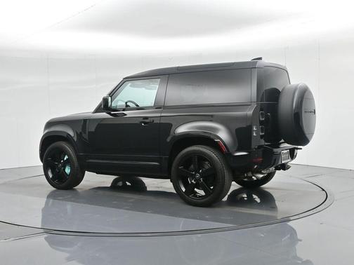 2023 Land Rover Defender 90 V8