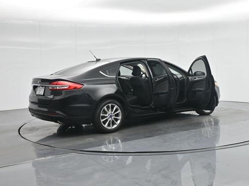 2017 Ford Fusion Hybrid SE