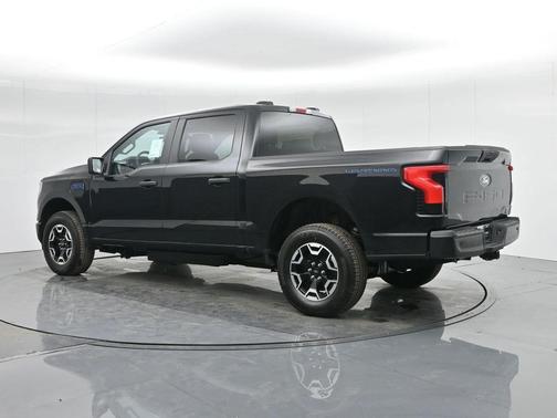 2024 Ford F-150 Lightning Pro