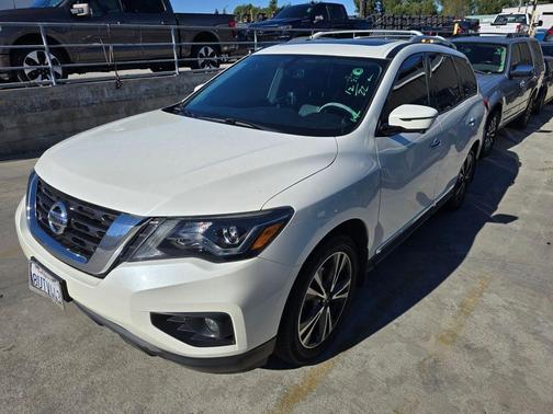 2020 Nissan Pathfinder Platinum