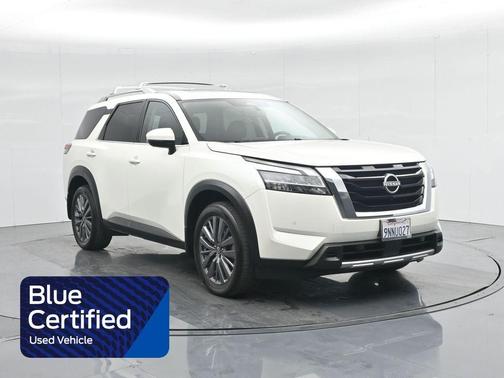 2024 Nissan Pathfinder SL