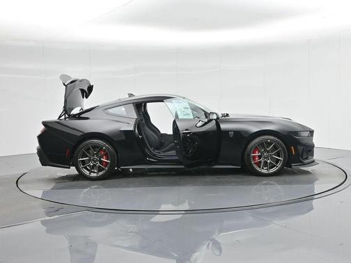 2025 Ford Mustang Dark Horse
