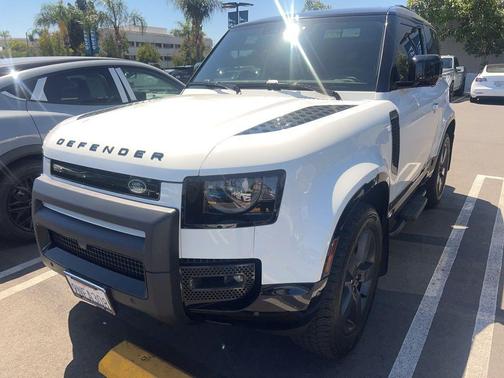 2024 Land Rover Defender P400 X-Dynamic SE