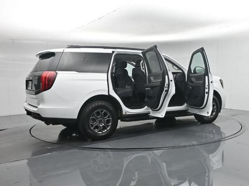 OXFORD WHITE 2025 Ford Expedition ACTIVE