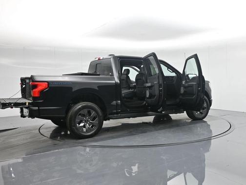 2024 Ford F-150 Lightning LARIAT