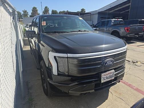 2024 Ford F-150 Lightning LARIAT