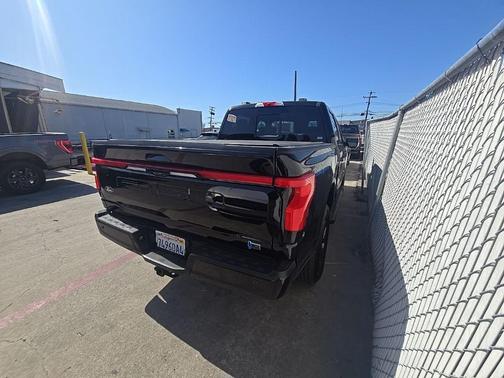 2024 Ford F-150 Lightning LARIAT