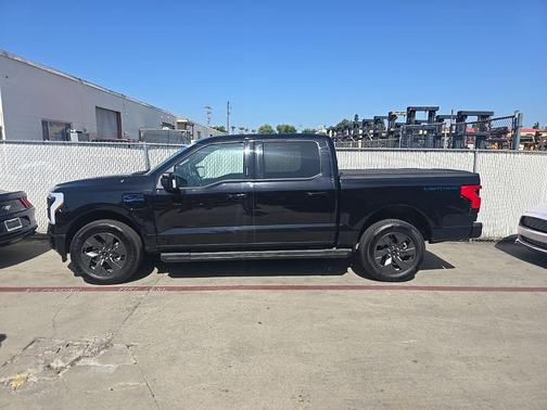 2024 Ford F-150 Lightning LARIAT