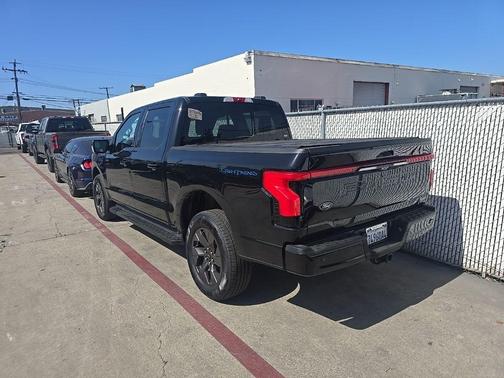 2024 Ford F-150 Lightning LARIAT