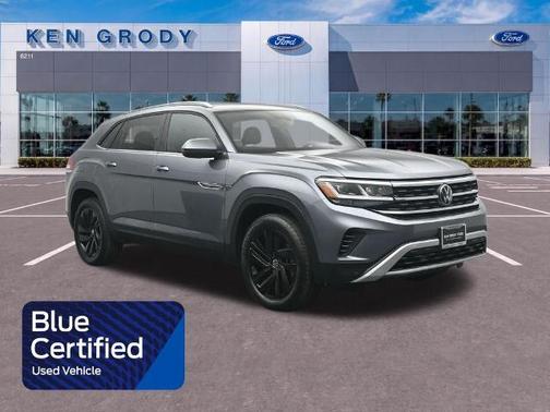 Platinum Gray Metallic 2023 Volkswagen Atlas Cross Sport 3.6 V6 SE W/ TECHNOLOGY
