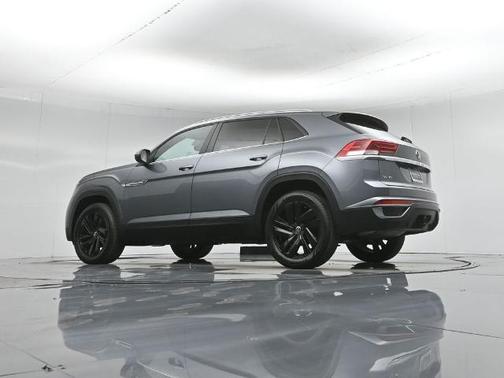 Platinum Gray Metallic 2023 Volkswagen Atlas Cross Sport 3.6 V6 SE W/ TECHNOLOGY
