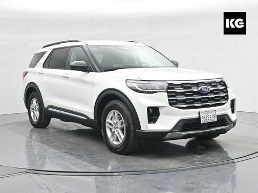 2025 Ford Explorer Active